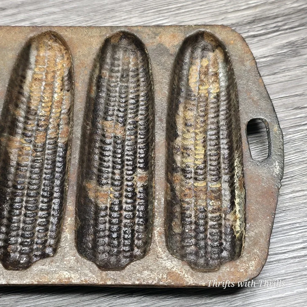 Vintage Cast Iron Cornbread Pan - 7 Ear Corn Stick‎ Pan - 12